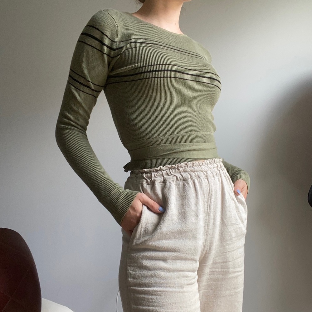 Zara olive long-sleeve top, stripped, cropped, fitted, with waist tie